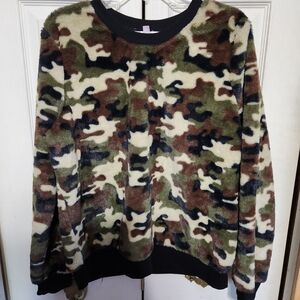 Womens Camouflage Fleece Sweatshirt